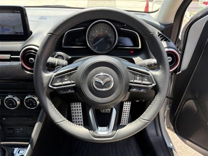 MAZDA2