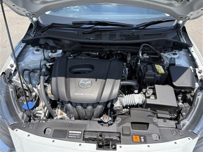 MAZDA2