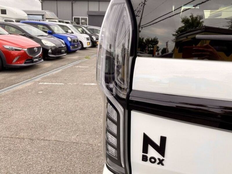 N BOX CUSTOM