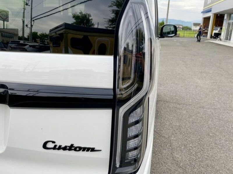 N BOX CUSTOM