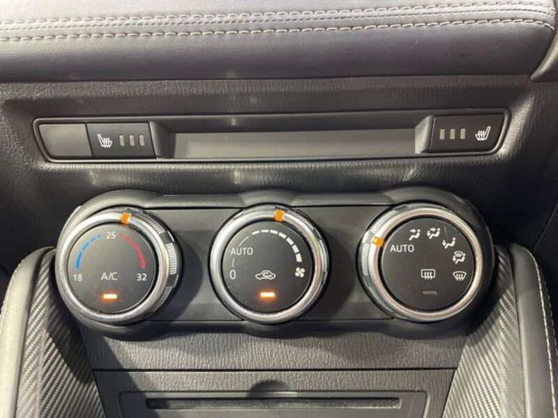 MAZDA2