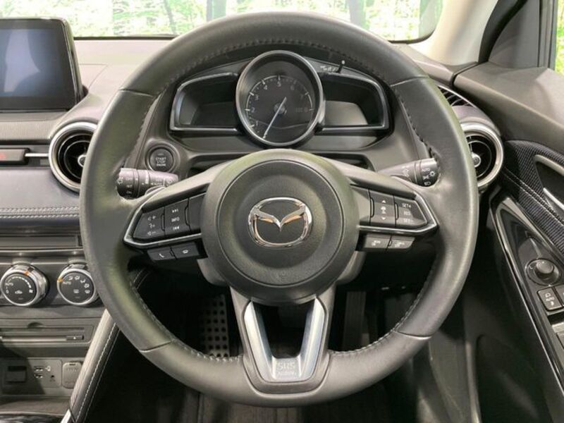 MAZDA2