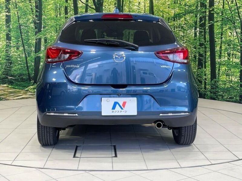 MAZDA2