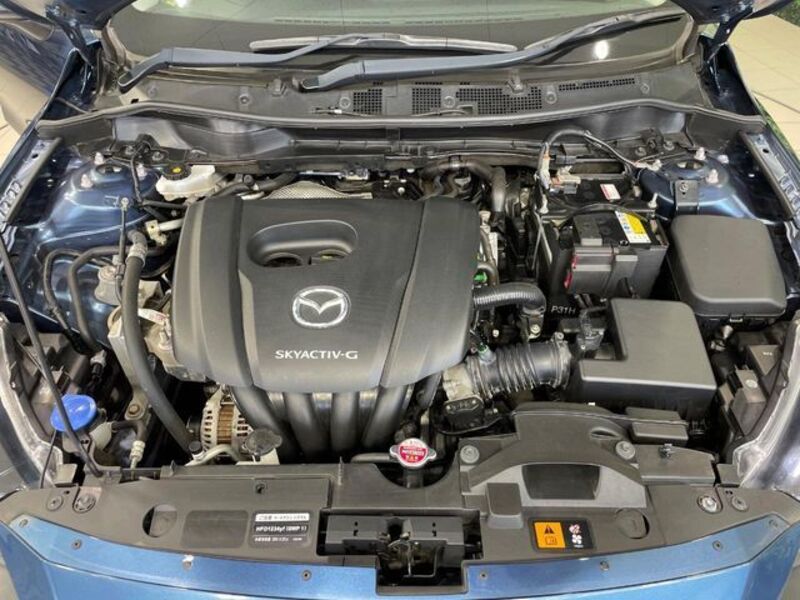 MAZDA2