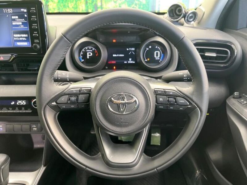 YARIS CROSS