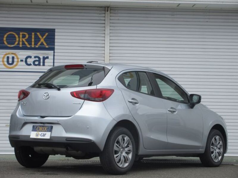 MAZDA2