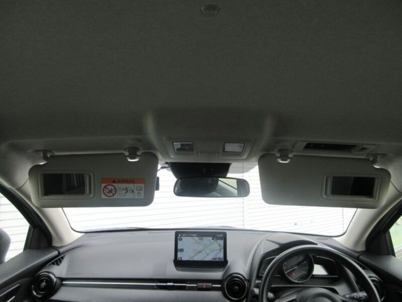 MAZDA2