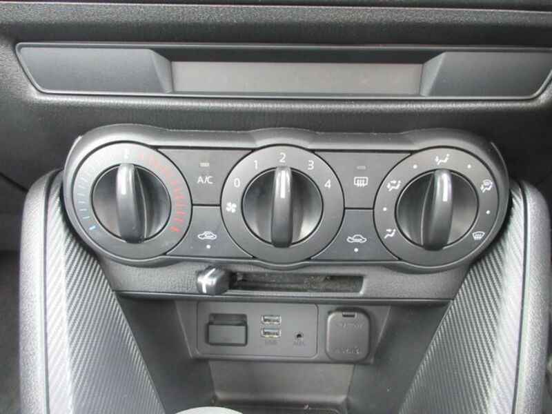 MAZDA2