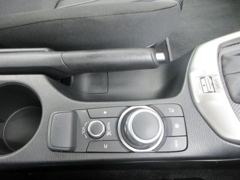 MAZDA2