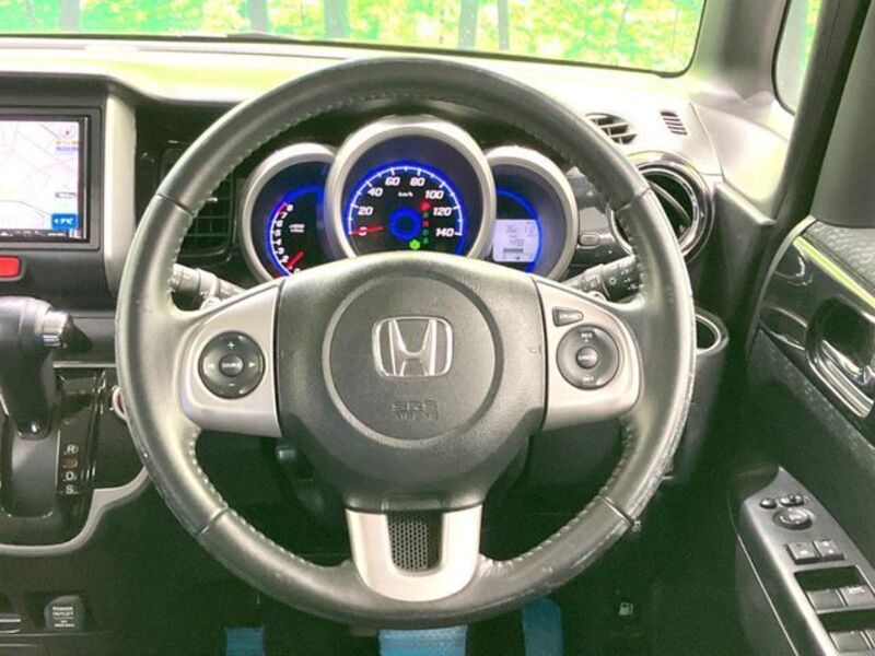 N BOX CUSTOM