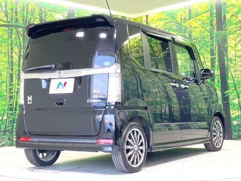 N BOX CUSTOM