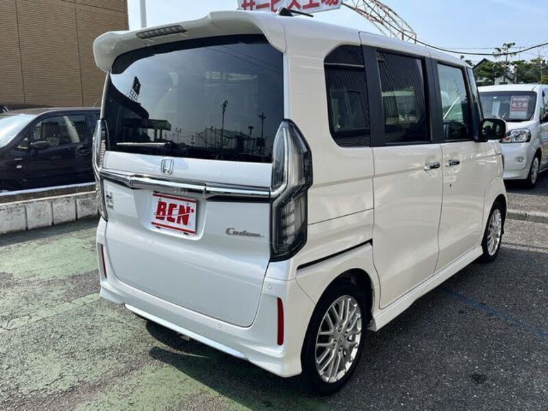 N BOX CUSTOM
