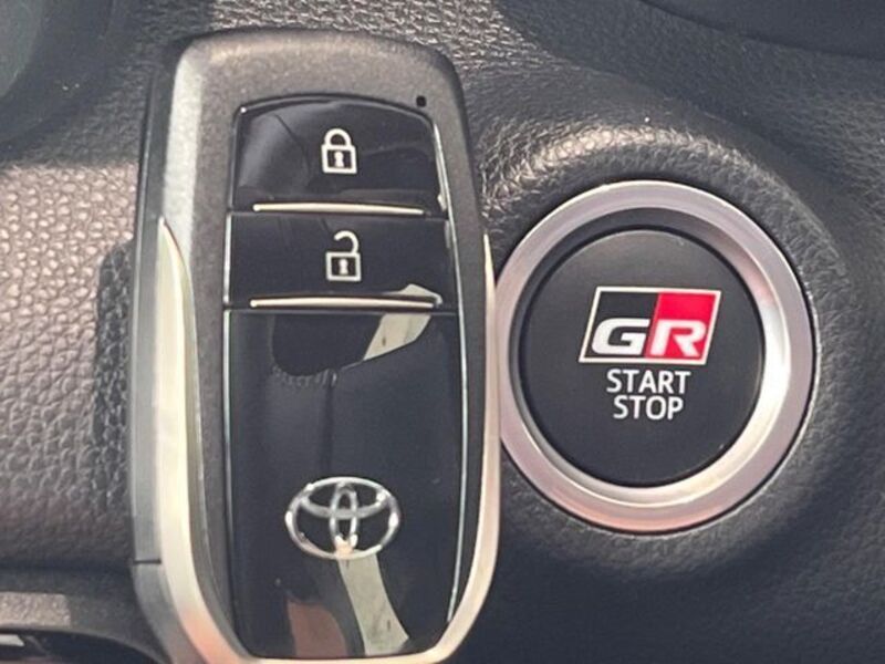 GR YARIS