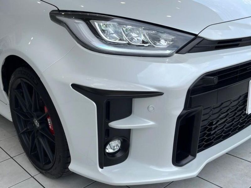 GR YARIS