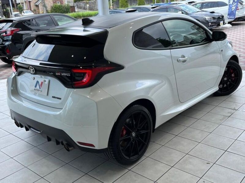 GR YARIS
