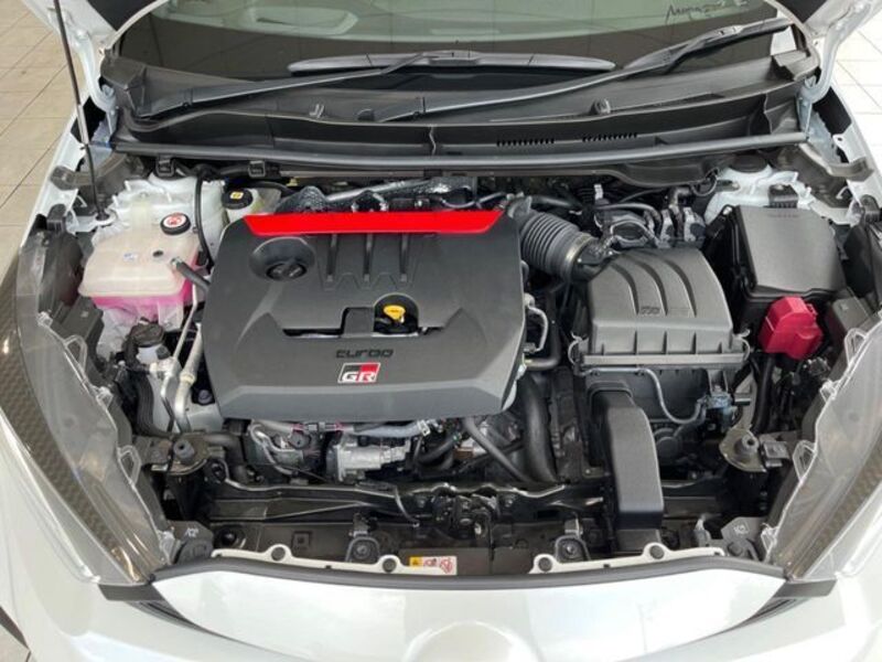 GR YARIS