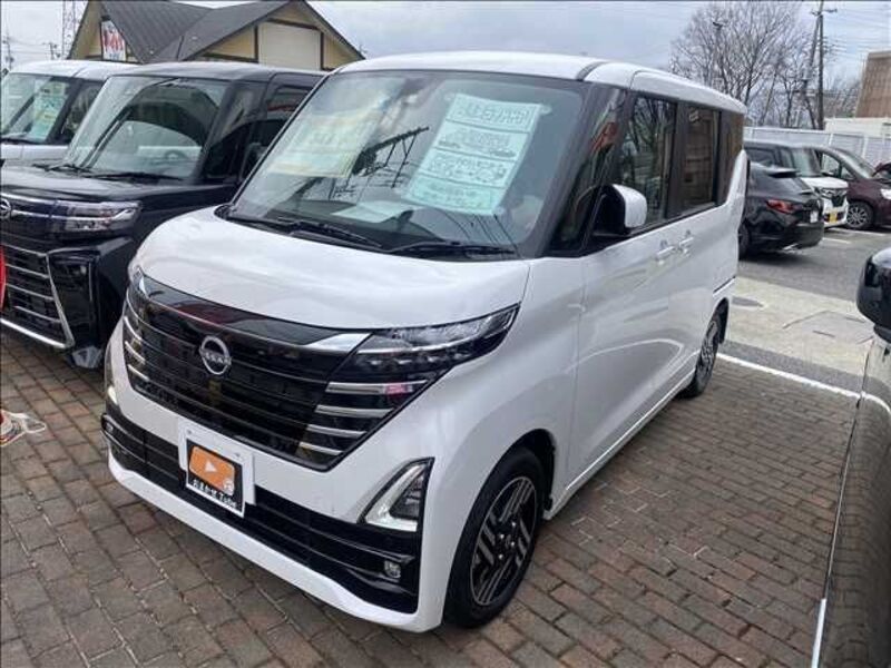 NISSAN ROOX