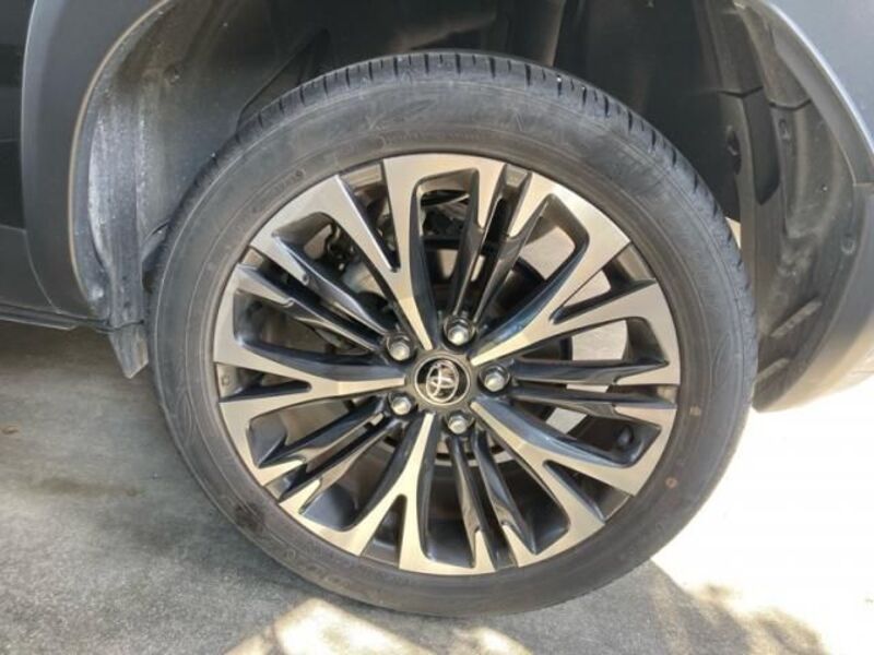 YARIS CROSS