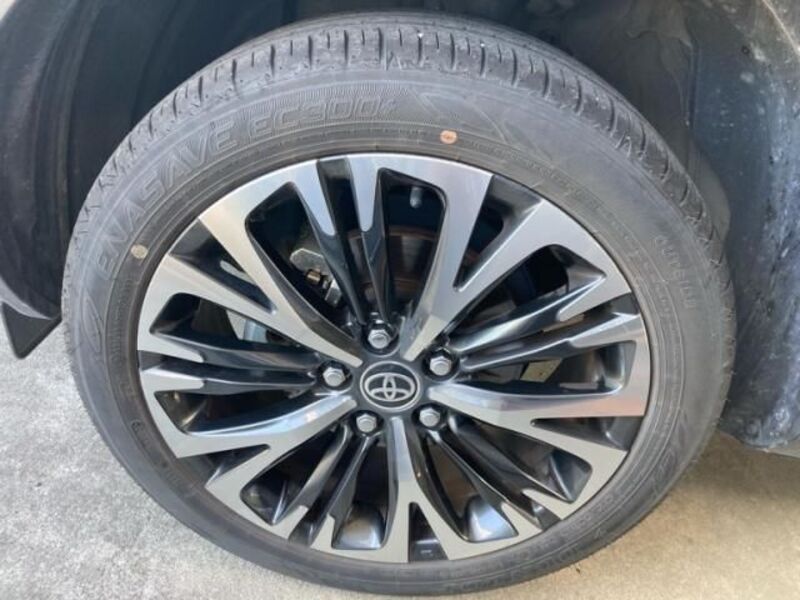 YARIS CROSS