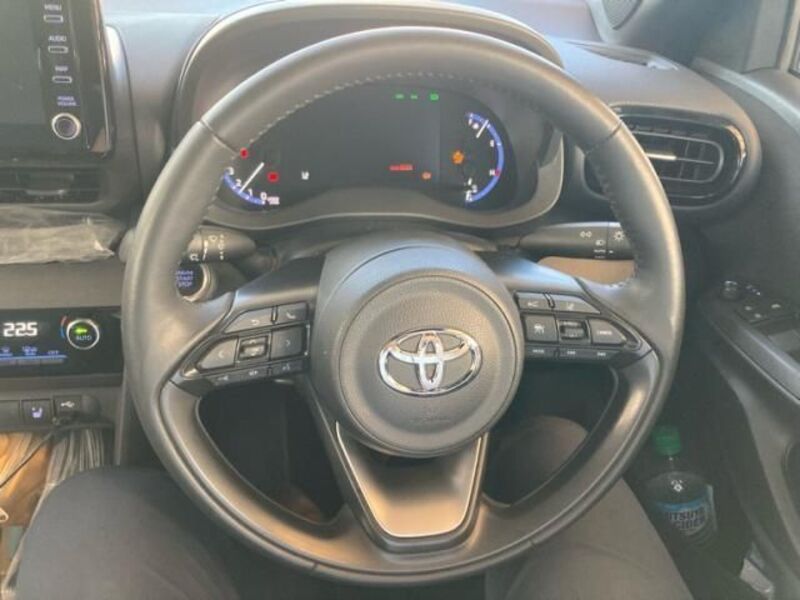 YARIS CROSS