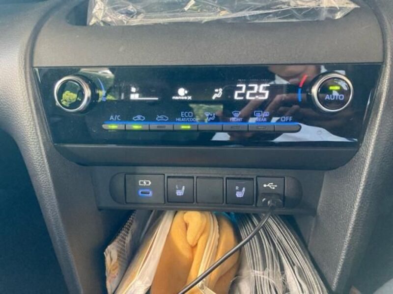 YARIS CROSS