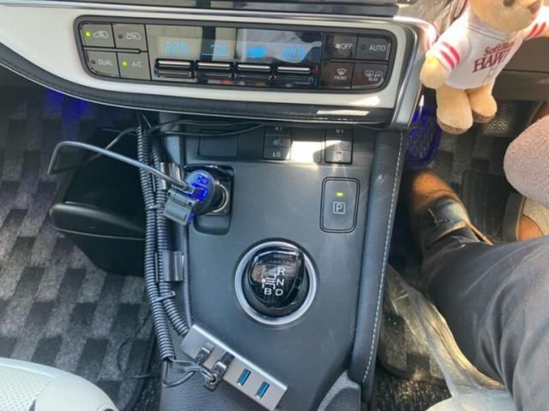 AURIS HYBRID
