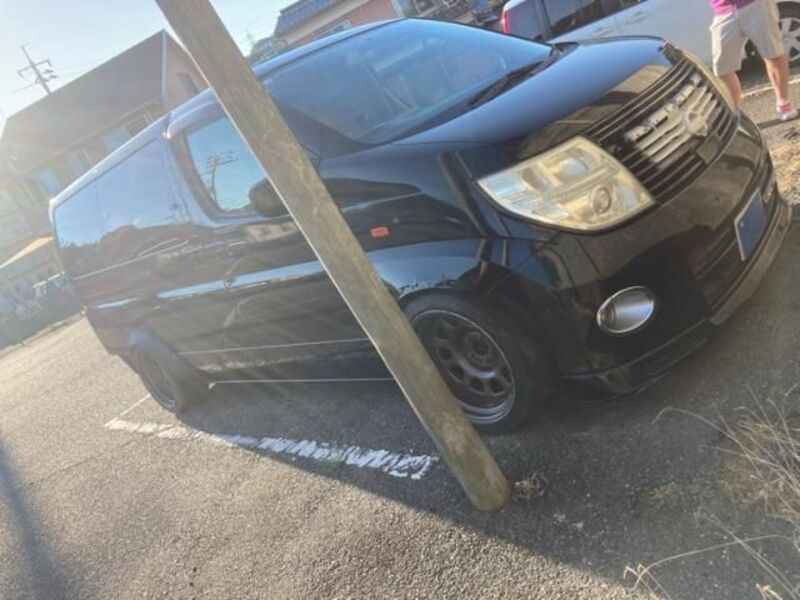 NISSAN ELGRAND