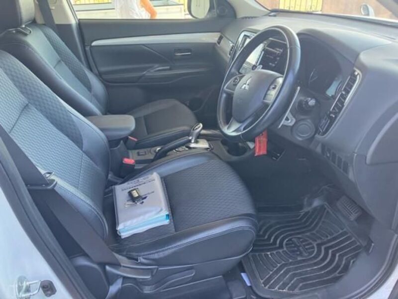 OUTLANDER PHEV