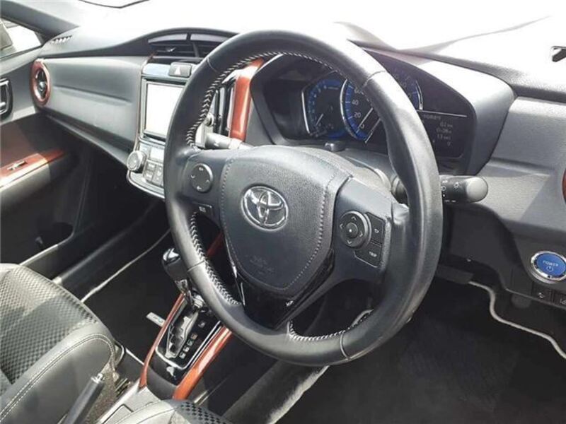 COROLLA AXIO