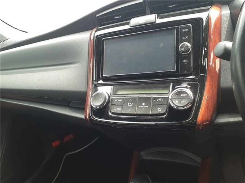 COROLLA AXIO