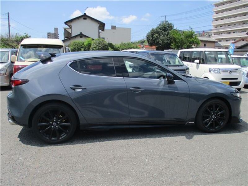 MAZDA3