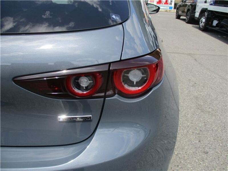 MAZDA3