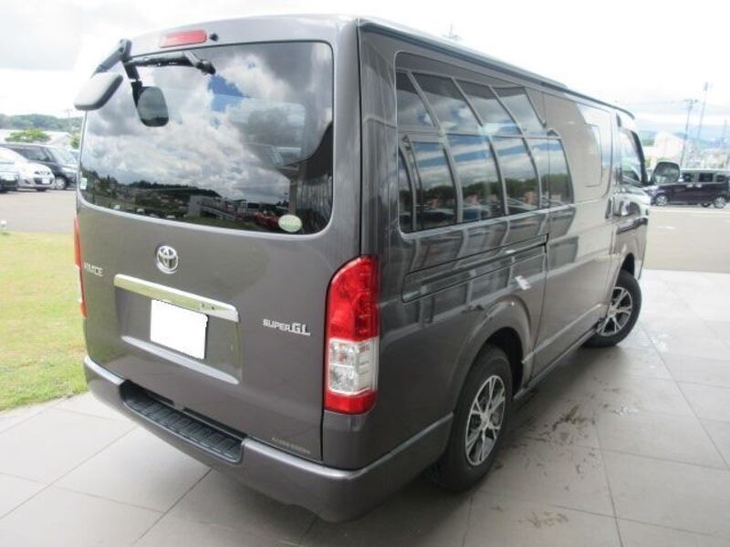 HIACE VAN