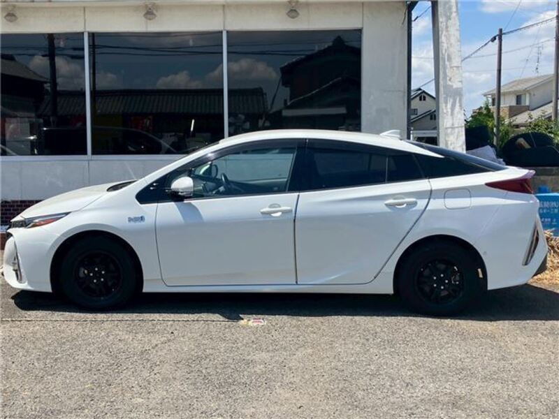 PRIUS PHV