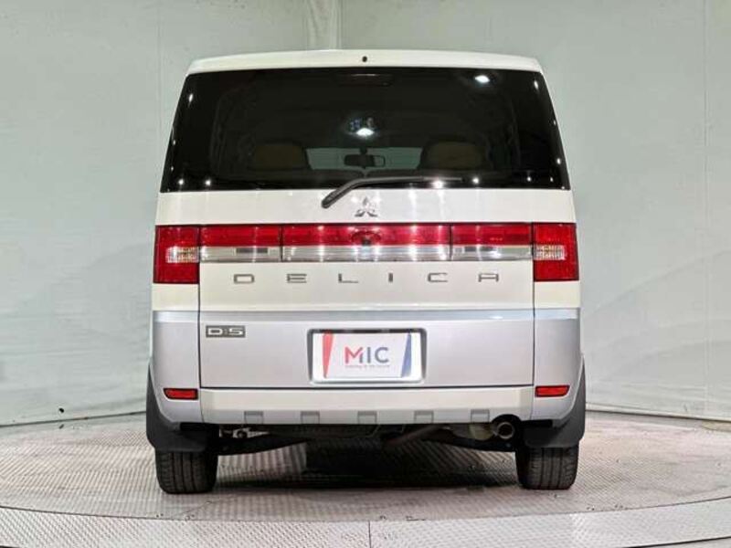 DELICA D5
