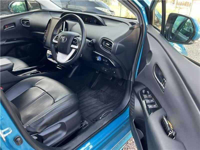 PRIUS PHV