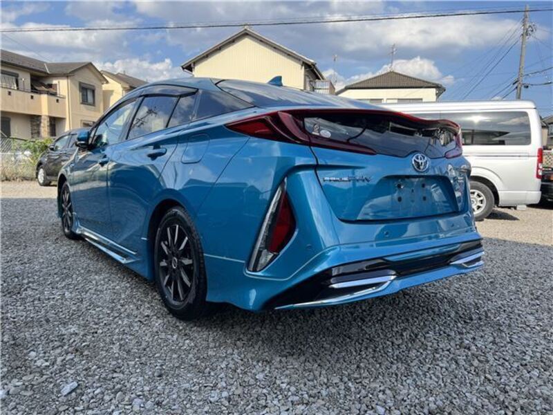 PRIUS PHV