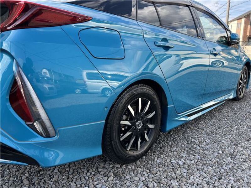 PRIUS PHV