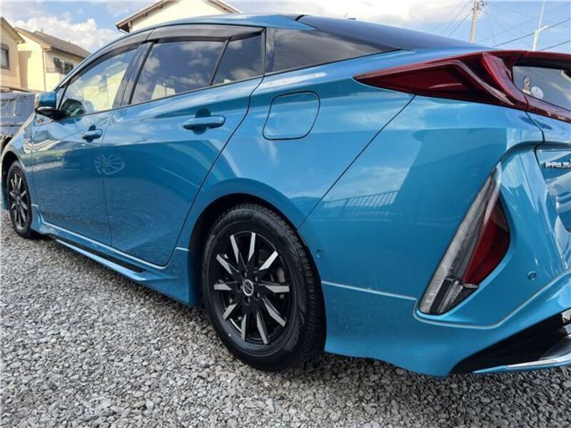 PRIUS PHV