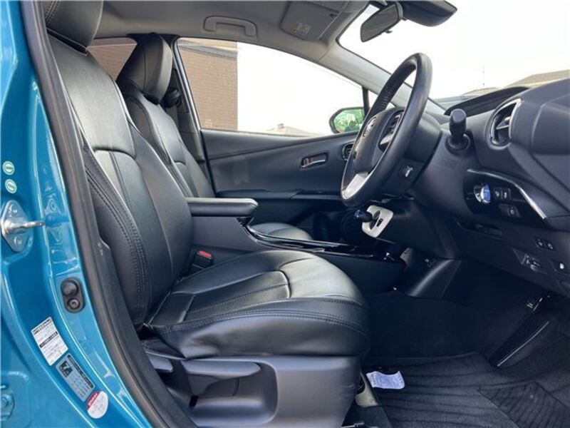 PRIUS PHV