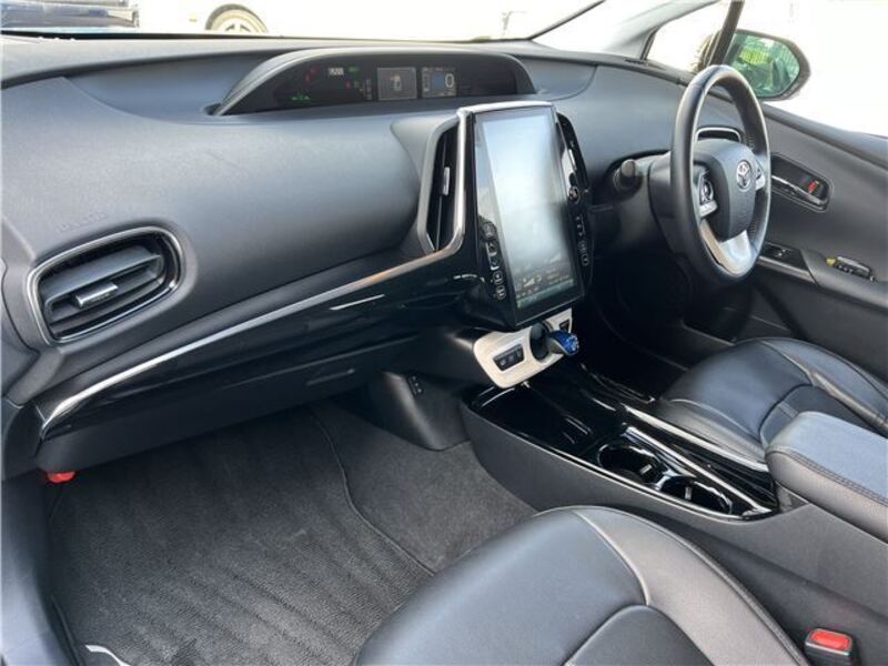 PRIUS PHV