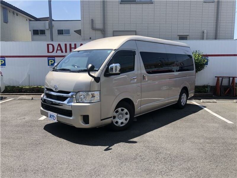 TOYOTA HIACE