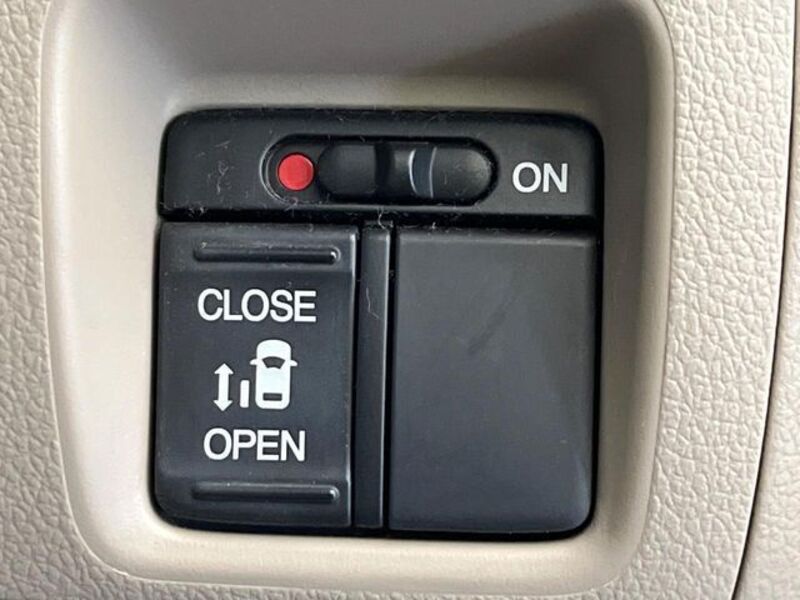 N BOX