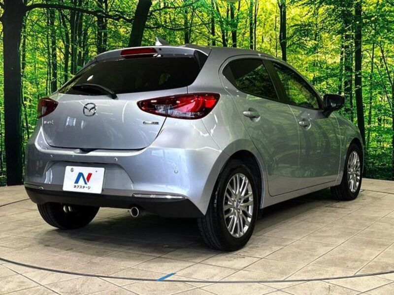 MAZDA2
