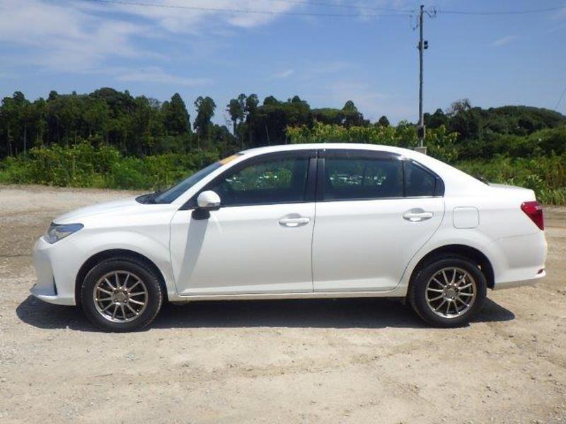 COROLLA AXIO