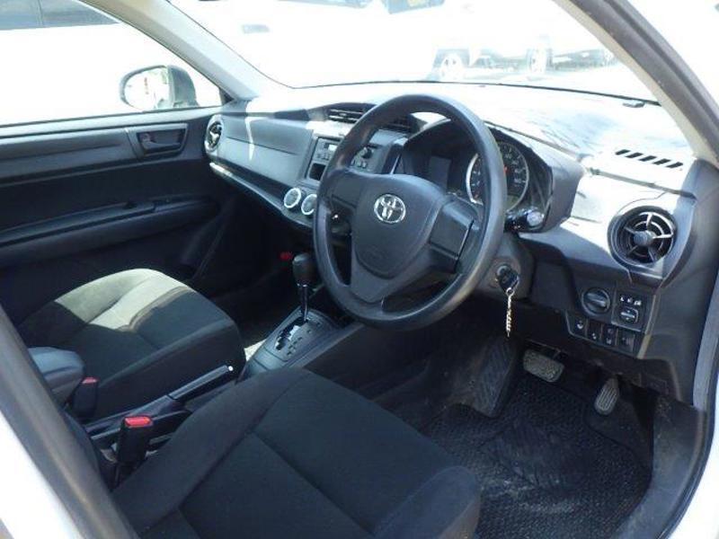 COROLLA AXIO