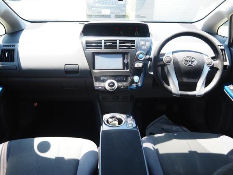 PRIUS ALPHA