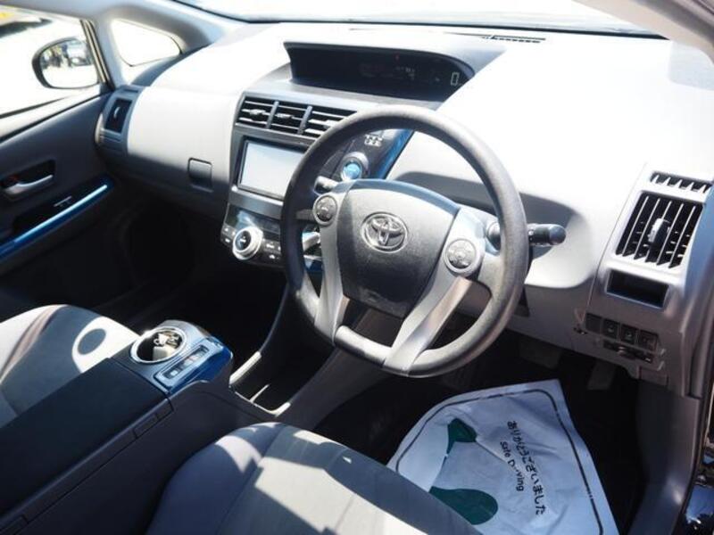 PRIUS ALPHA