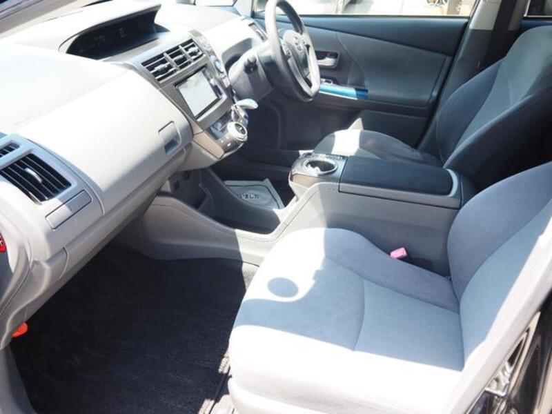 PRIUS ALPHA