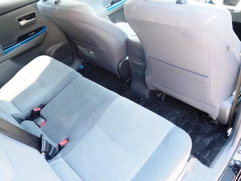 PRIUS ALPHA